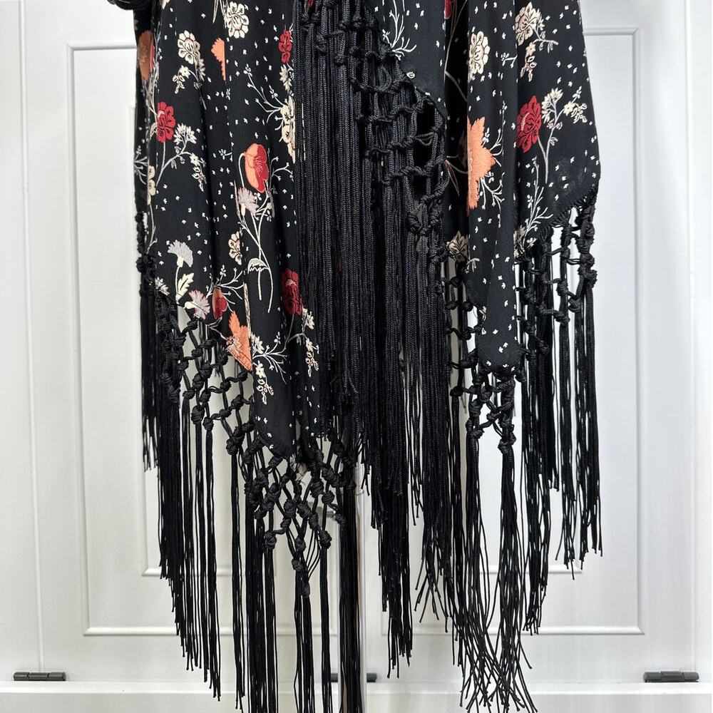 Torrid Floral Crepe Open Kimono Piano Fringe Roll Tab Sleeves Top Black Sz L - Picture 4 of 14